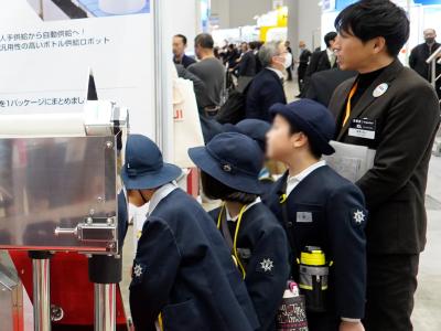 小学生展示会ツアー（SEKAHIRA探検隊）